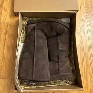 UGG classic tall boot in choco